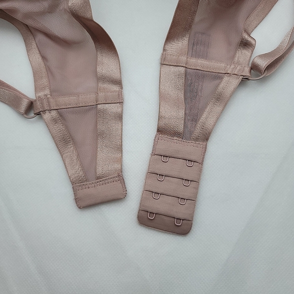 Victoria's Secret Bombshell 38C Bra & Very Sexy Cheeky Panty - Picture 6 of 10